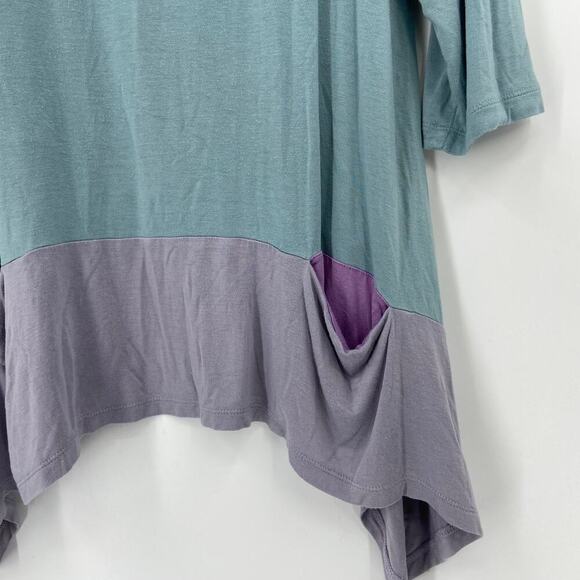 LOGO by Lori Goldstein Tunic Blouse Size L Color Block Sharkbite Hem Gray Green - Picture 3 of 7